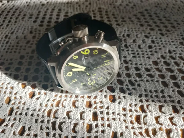 Masívne hodinky U-Boat Flight Deck, chronograf, korunka na ľavej strane, taliansky dizajn