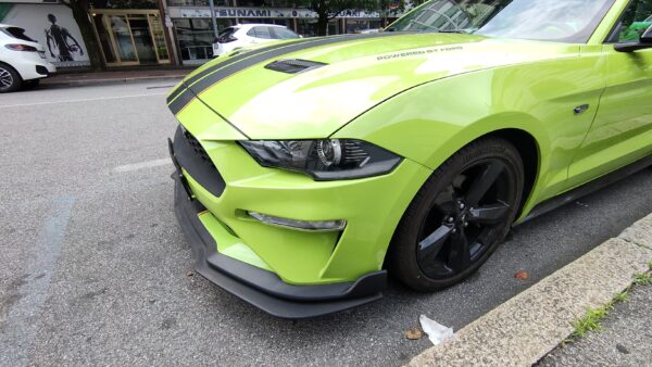 Auto Ford Mustang rok 2019