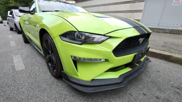 Auto Ford Mustang rok 2019
