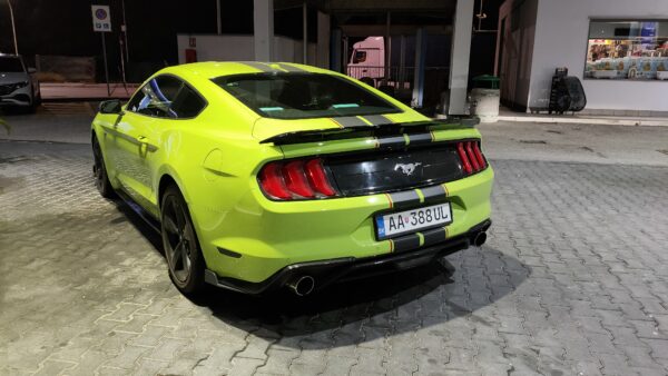 Auto Ford Mustang rok 2019